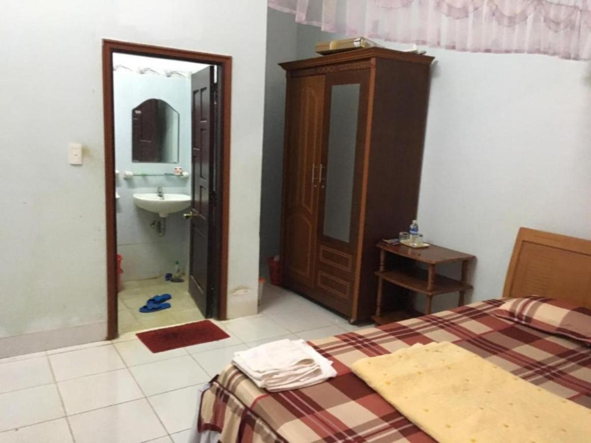 Phuong Huy Hotel Buon Ma Thuot Bagian luar foto