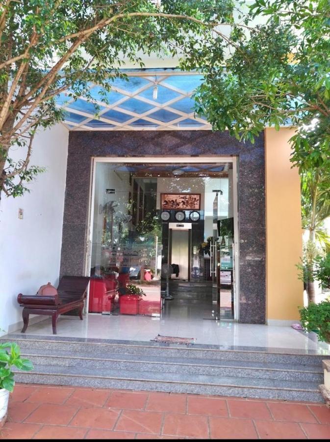 Phuong Huy Hotel Buon Ma Thuot Bagian luar foto