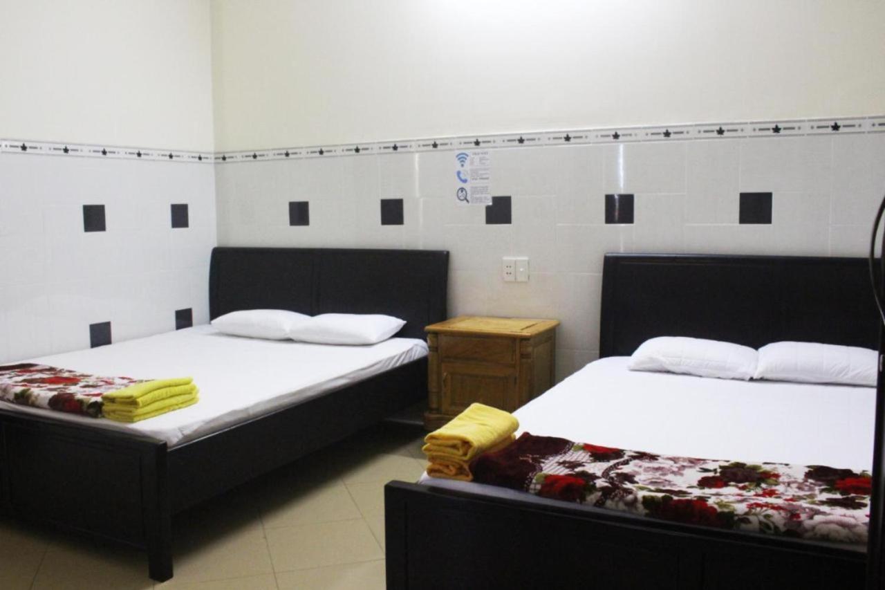 Phuong Huy Hotel Buon Ma Thuot Bagian luar foto