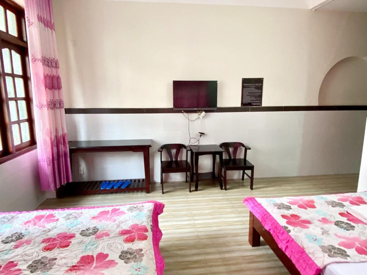 Phuong Huy Hotel Buon Ma Thuot Bagian luar foto