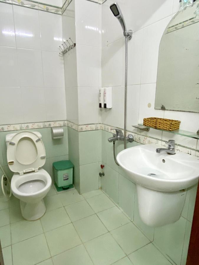 Phuong Huy Hotel Buon Ma Thuot Bagian luar foto